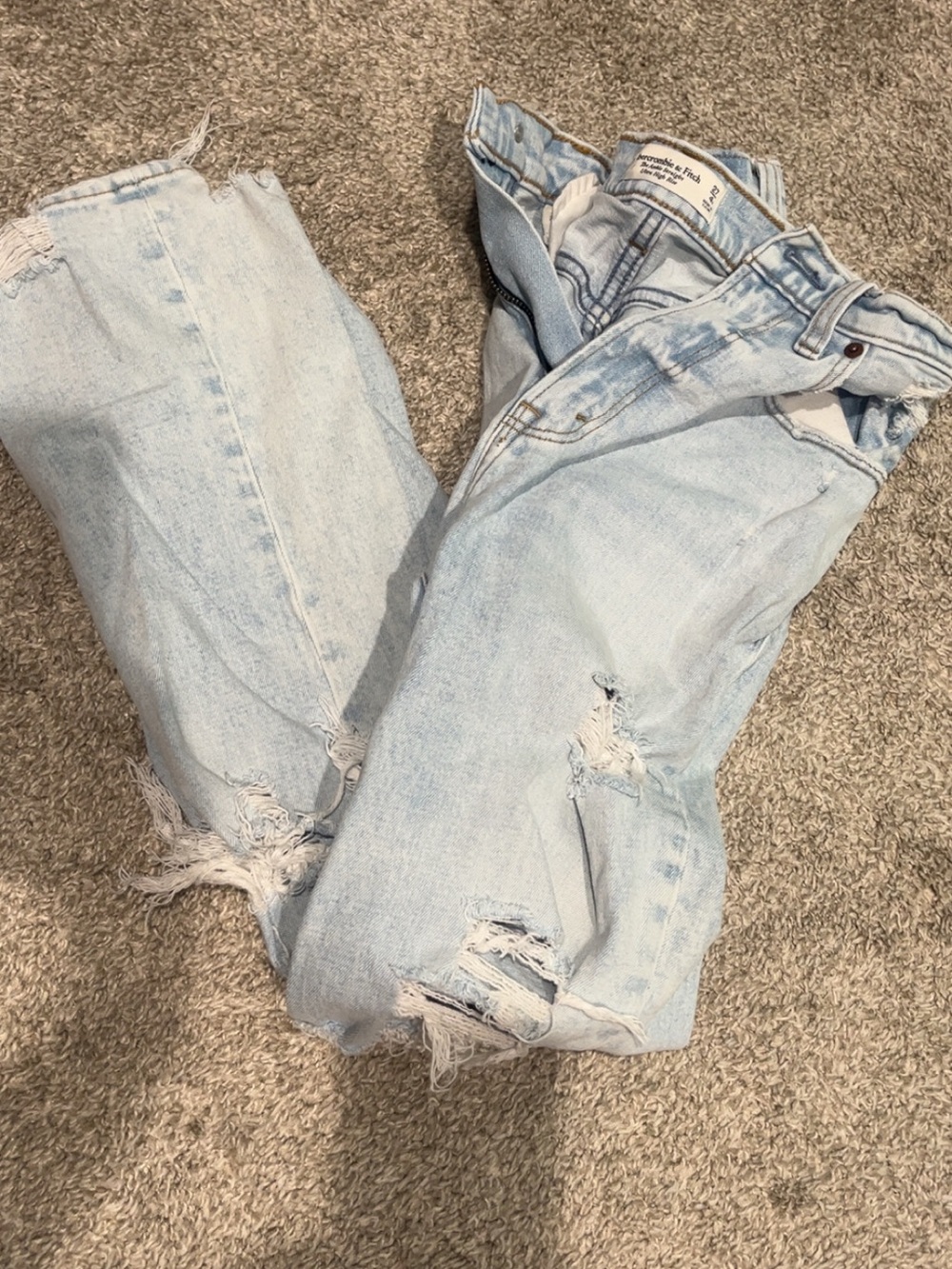 Abercrombie & Fitch Light Blue Distressed Women’s Jeans